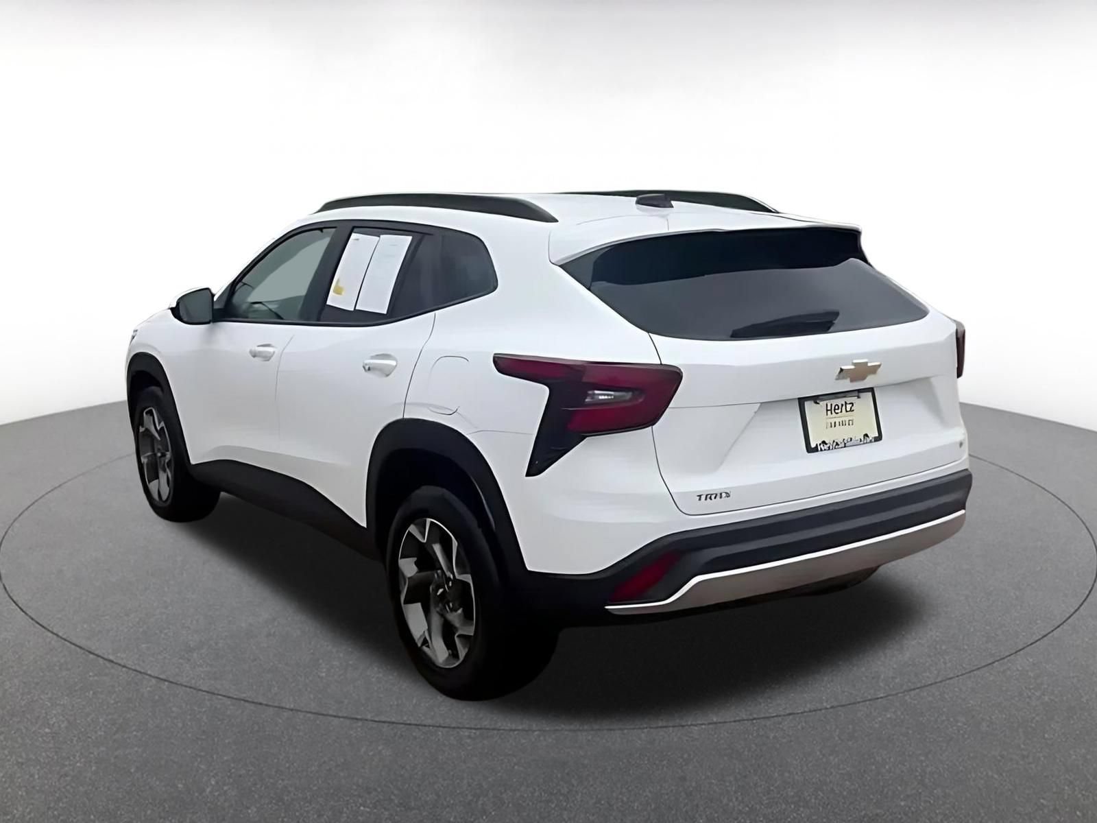 Thumbnail: 2025 Chevrolet Trax - 9