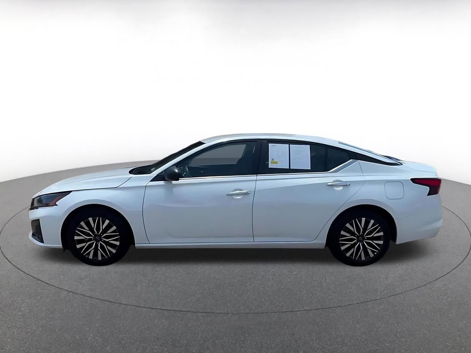 Thumbnail: 2025 Nissan Altima - 10