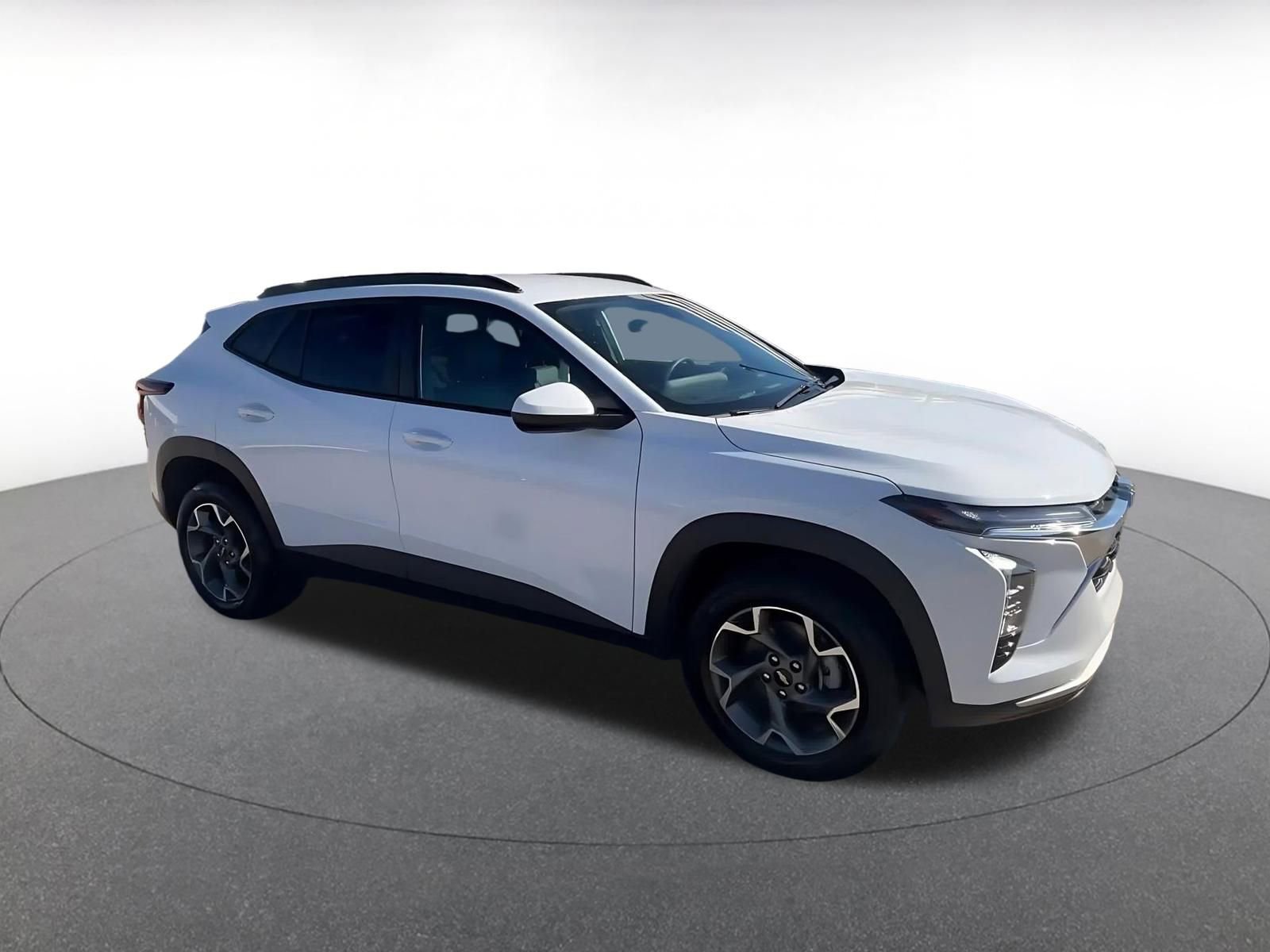 Thumbnail: 2025 Chevrolet Trax - 2