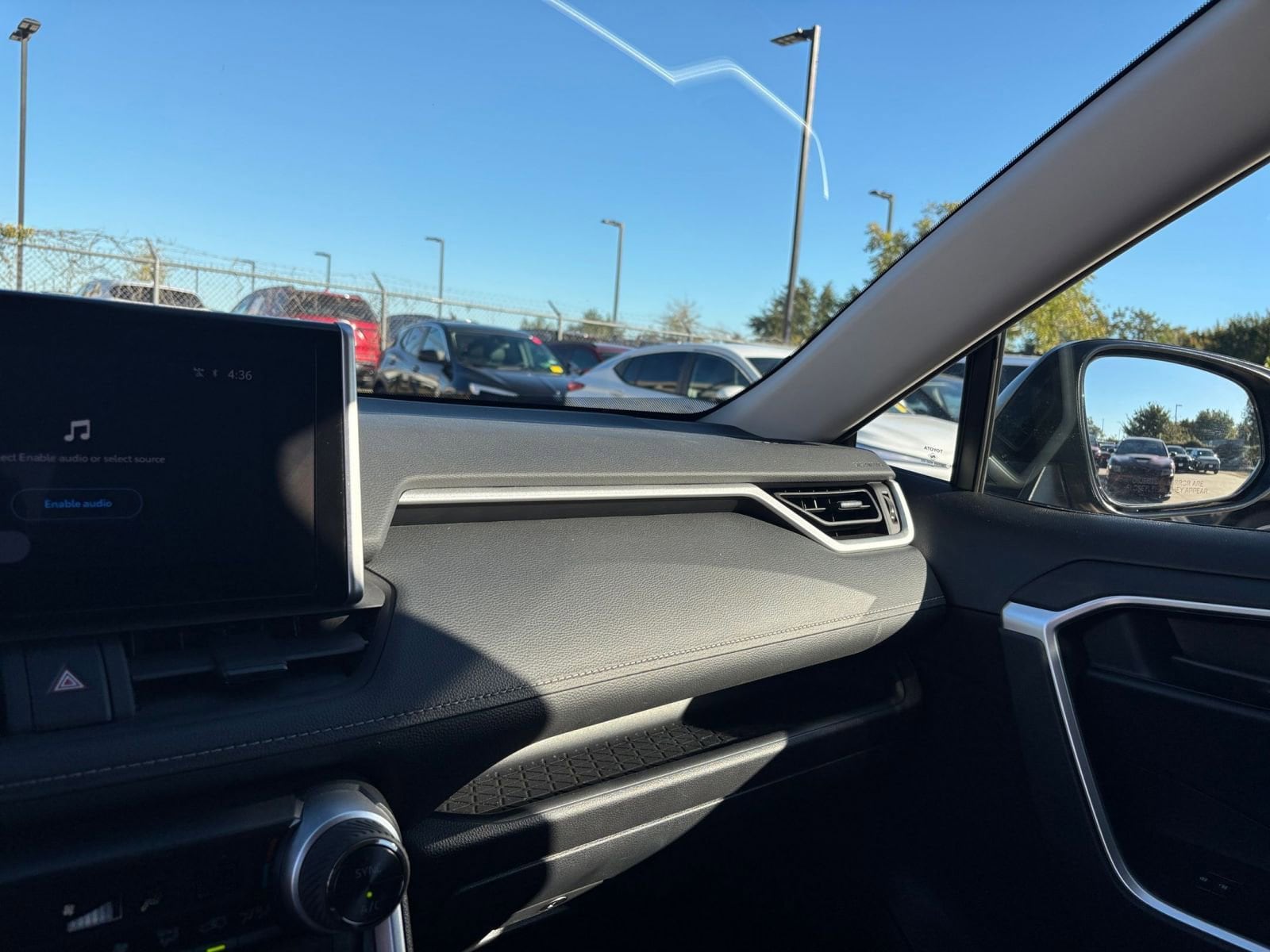 Thumbnail: 2025 Toyota RAV4 - 33