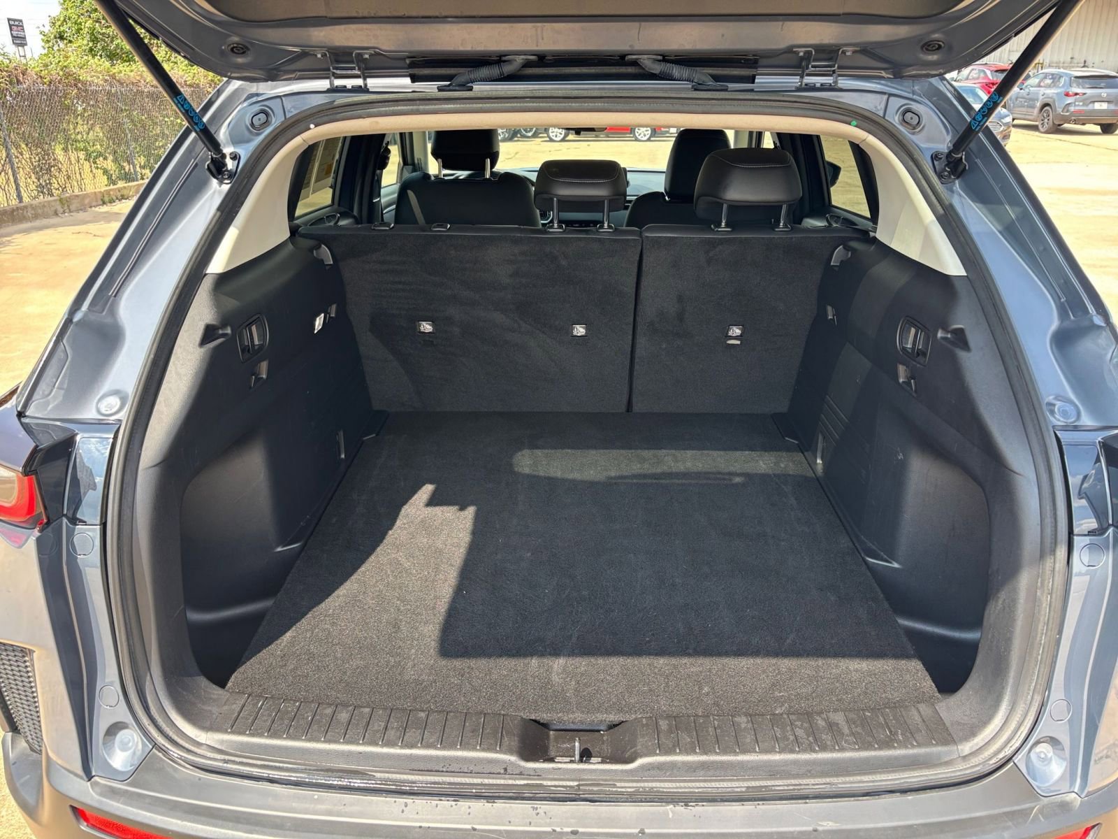 Thumbnail: 2025 Mazda CX-50 - 30