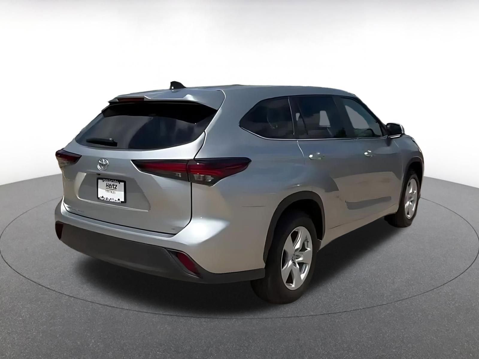 Thumbnail: 2025 Toyota Highlander - 16