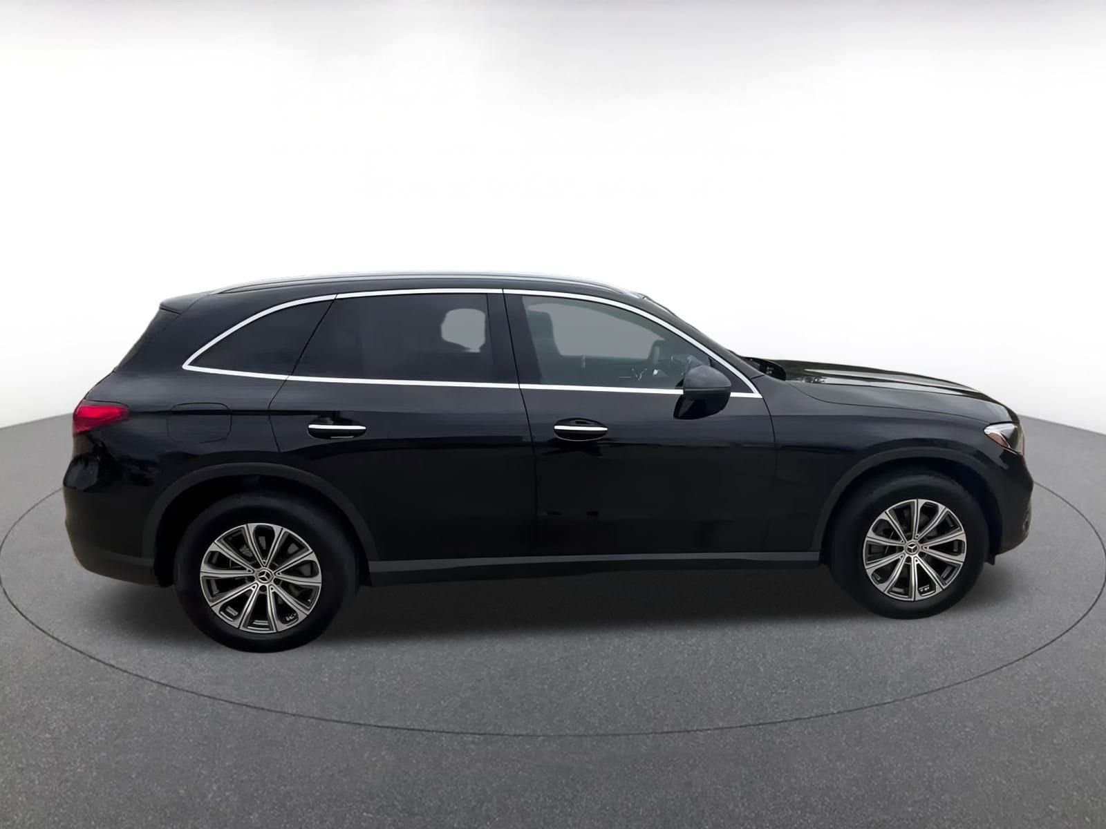 Thumbnail: 2024 Mercedes-Benz GLC - 16