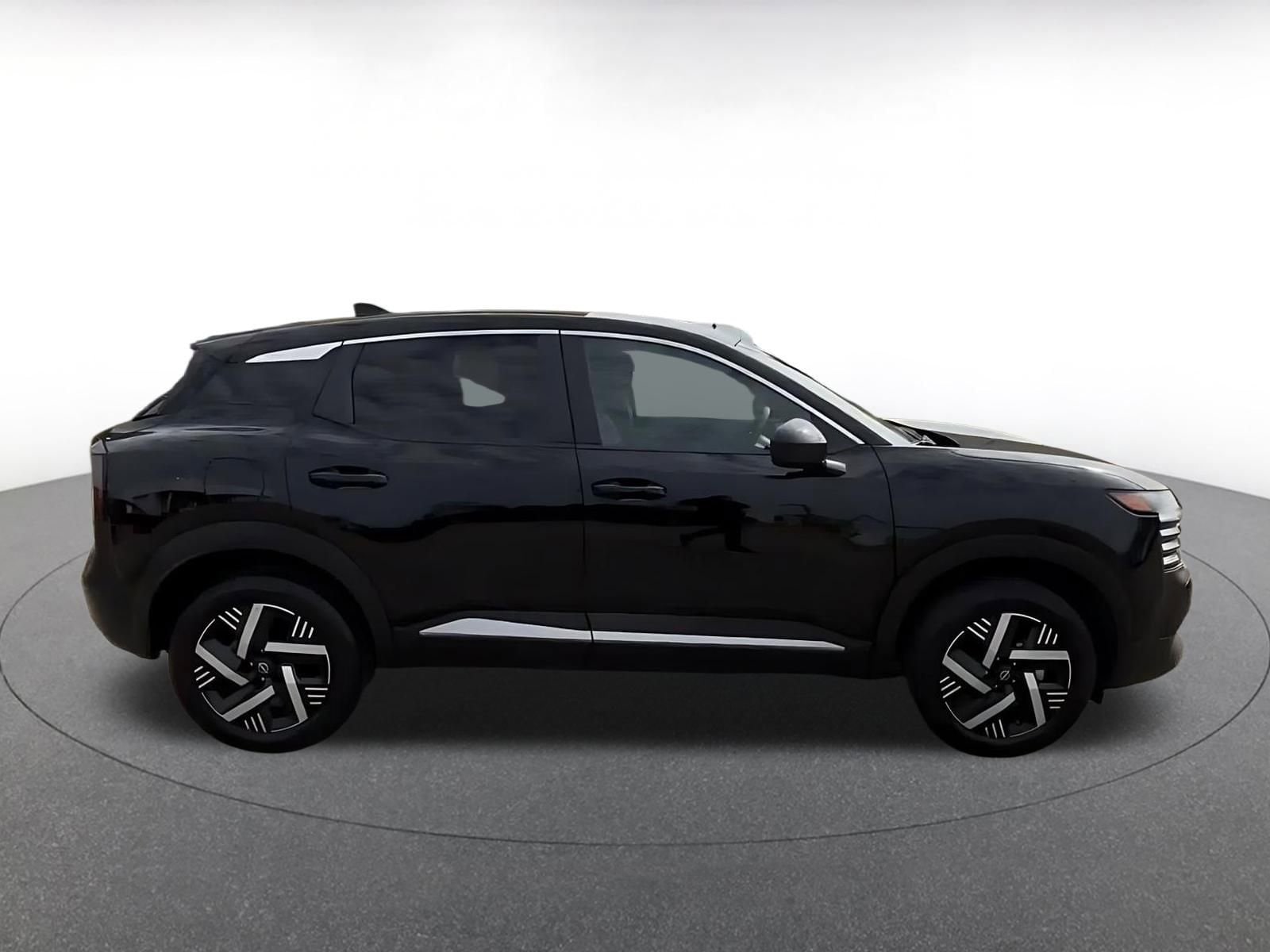 Thumbnail: 2025 Nissan Kicks - 15