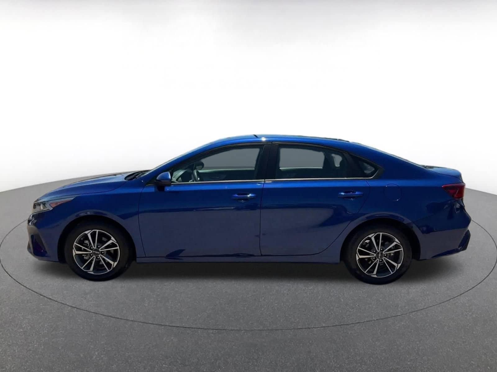 Thumbnail: 2023 Kia Forte - 7