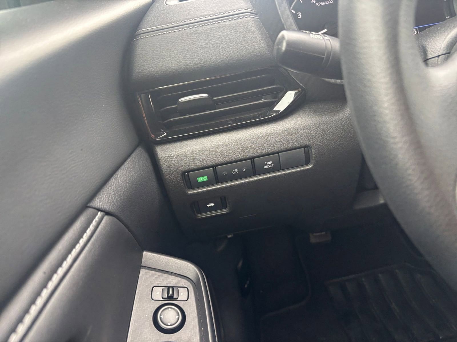 Thumbnail: 2025 Nissan Sentra - 32