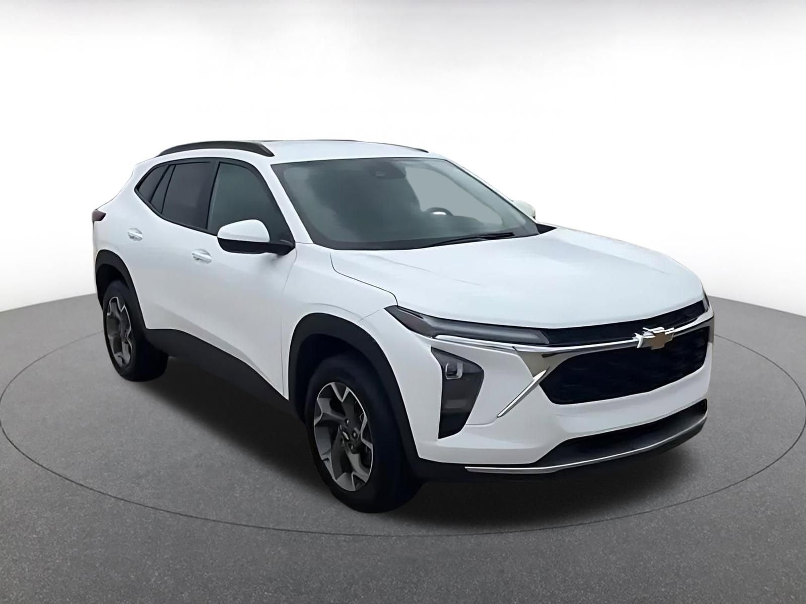 Thumbnail: 2025 Chevrolet Trax - 3