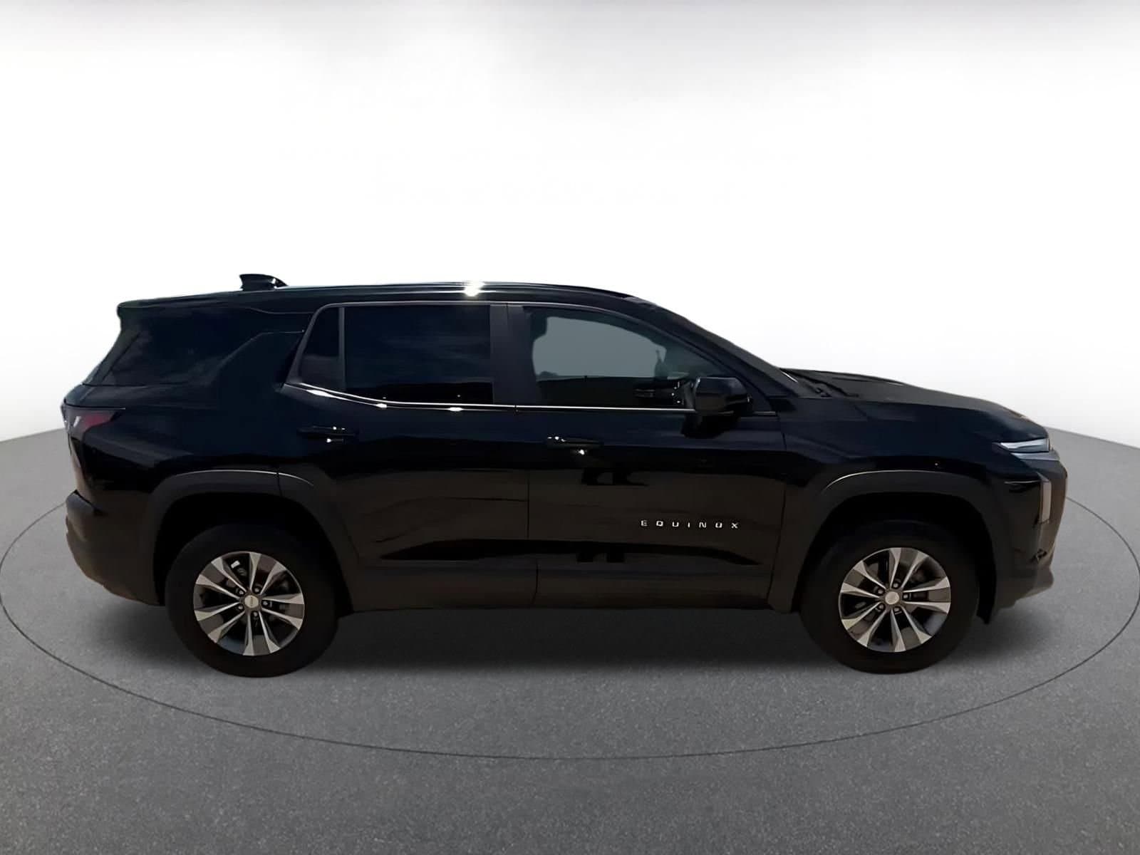 Thumbnail: 2025 Chevrolet Equinox - 8