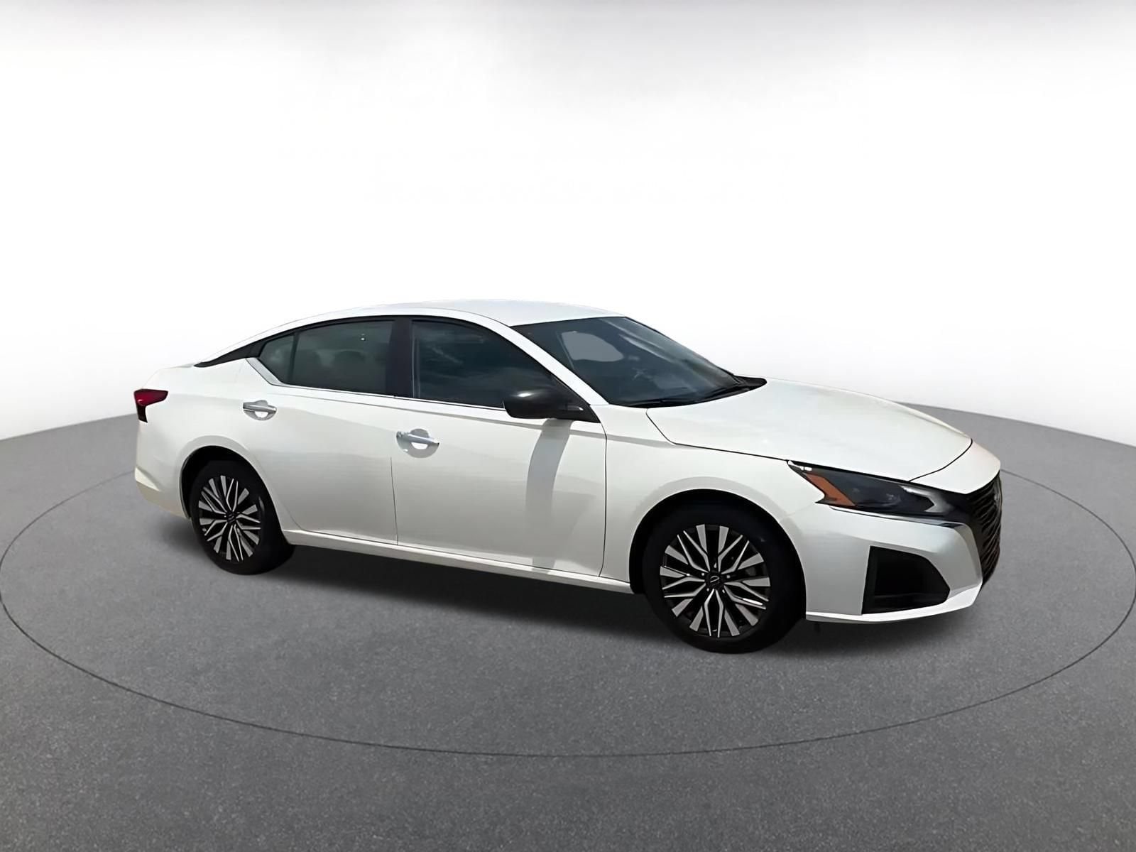 Thumbnail: 2025 Nissan Altima - 2