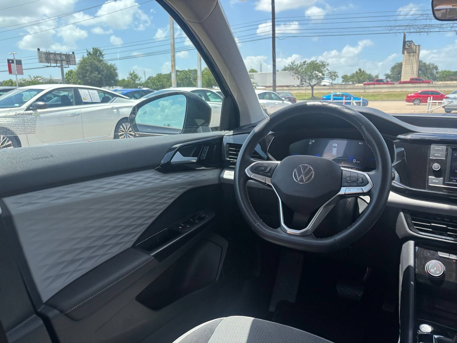Thumbnail: 2024 Volkswagen Taos - 32