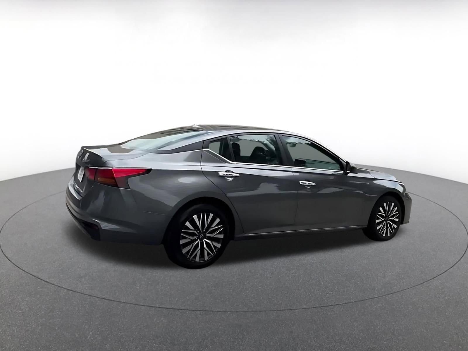 Thumbnail: 2025 Nissan Altima - 14