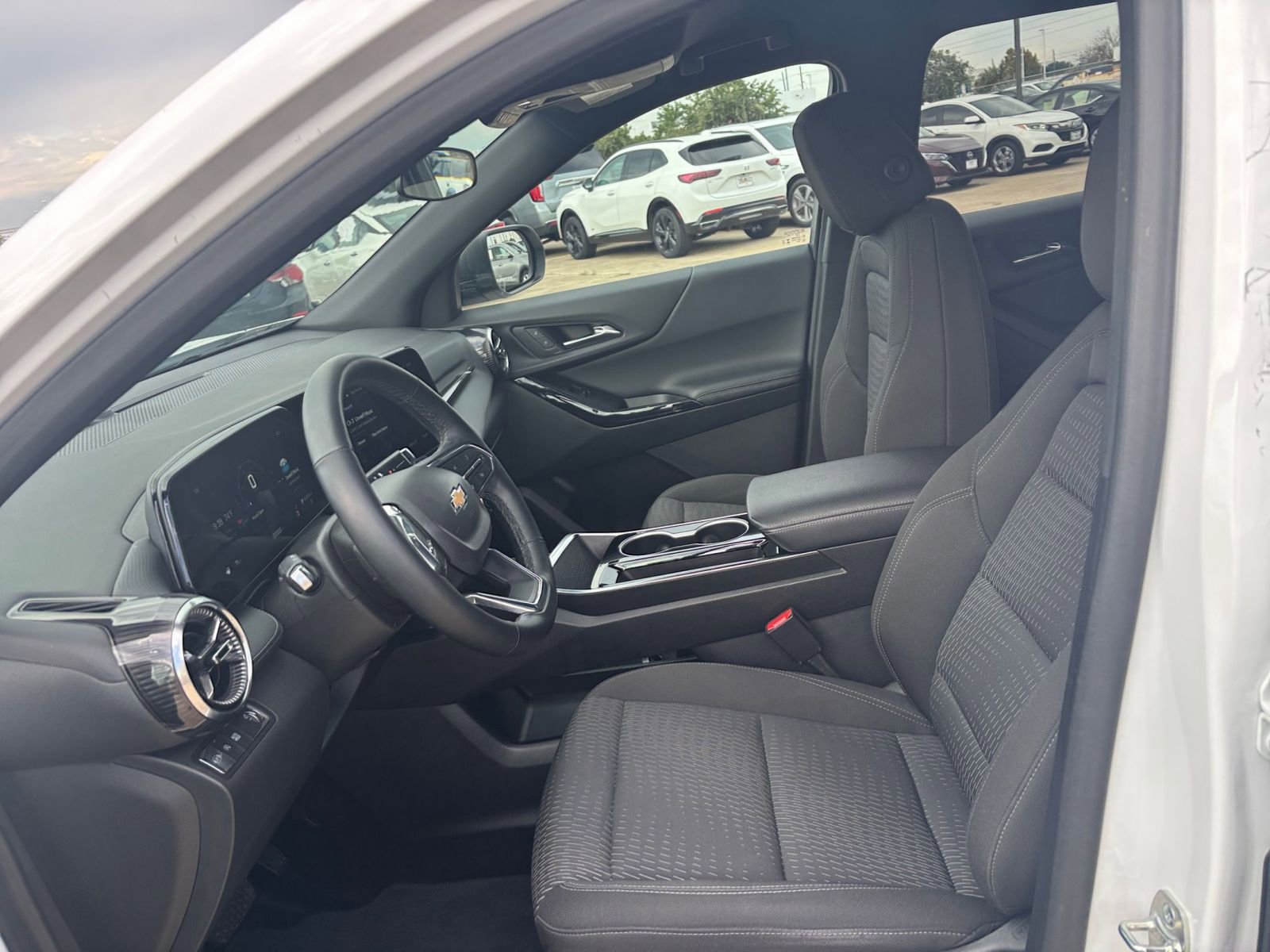 Thumbnail: 2025 Chevrolet Equinox - 24