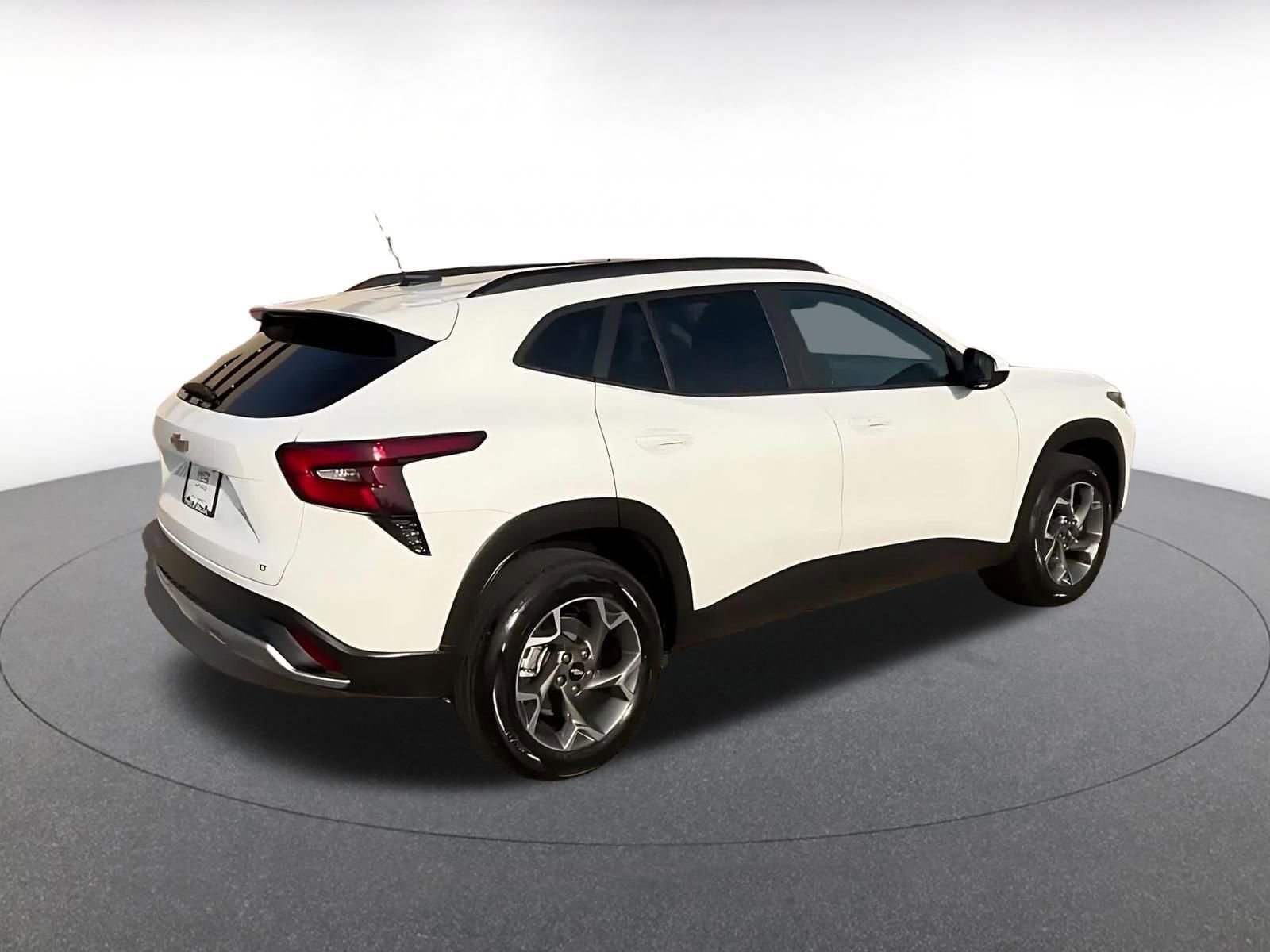 Thumbnail: 2025 Chevrolet Trax - 15