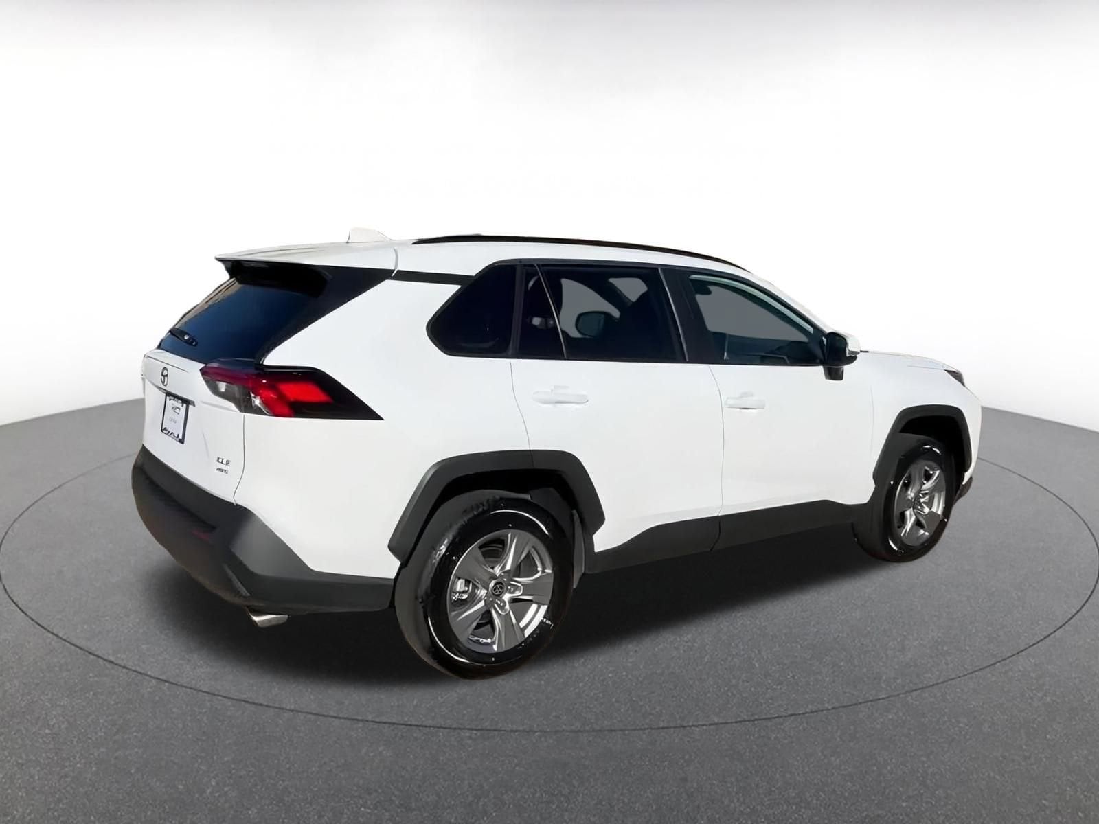 Thumbnail: 2025 Toyota RAV4 - 14