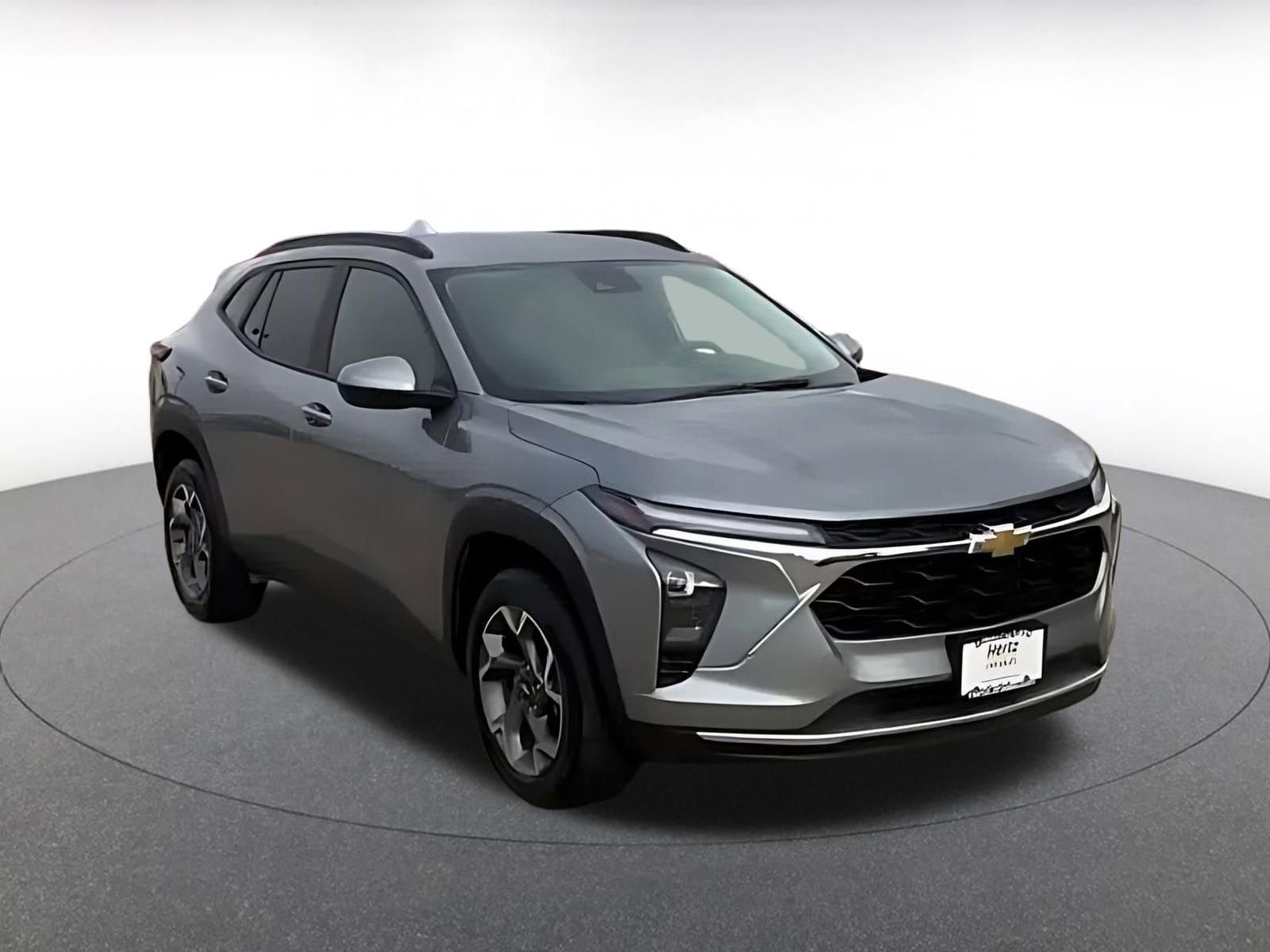 Thumbnail: 2025 Chevrolet Trax - 3