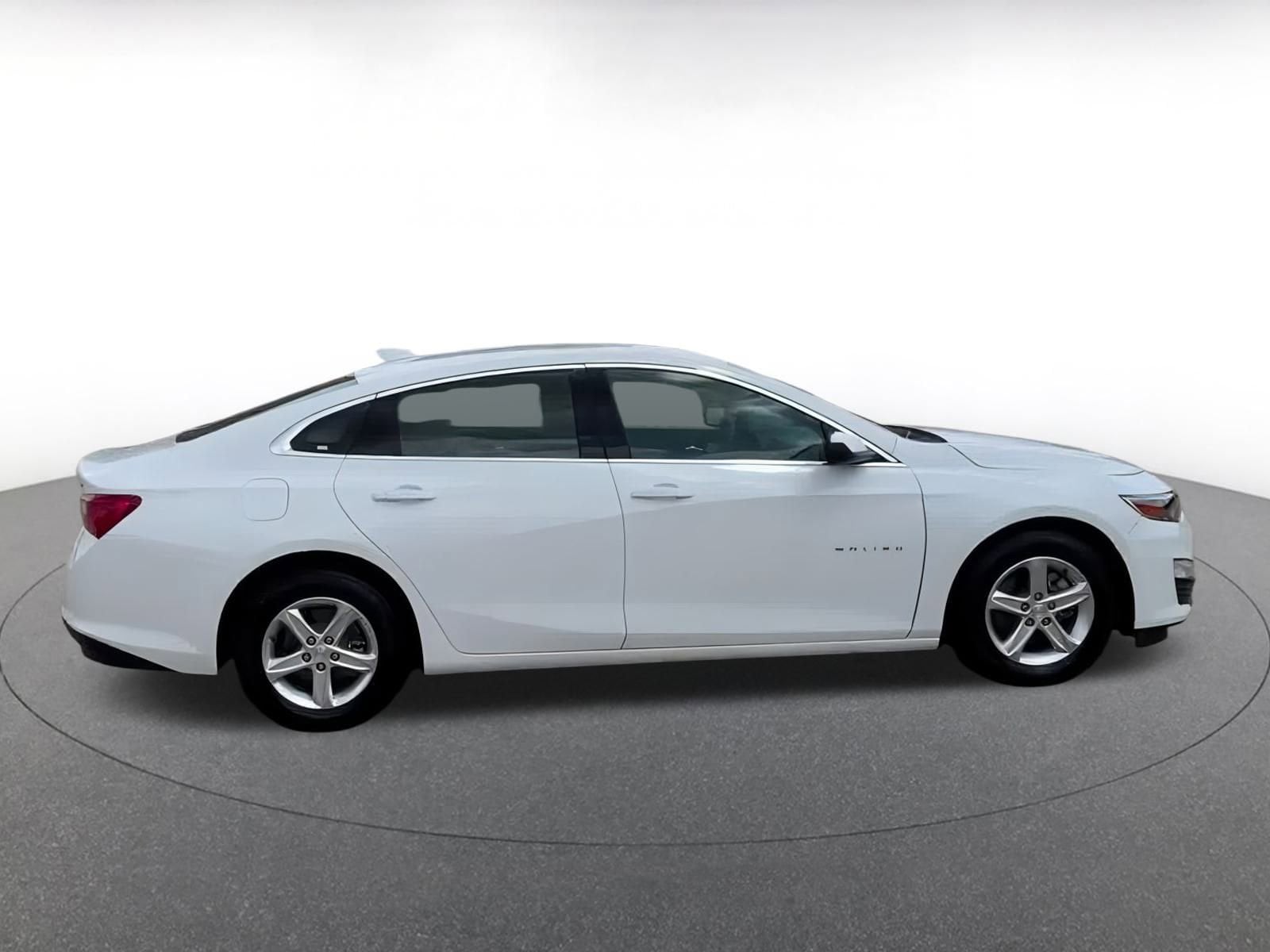 Thumbnail: 2024 Chevrolet Malibu - 16