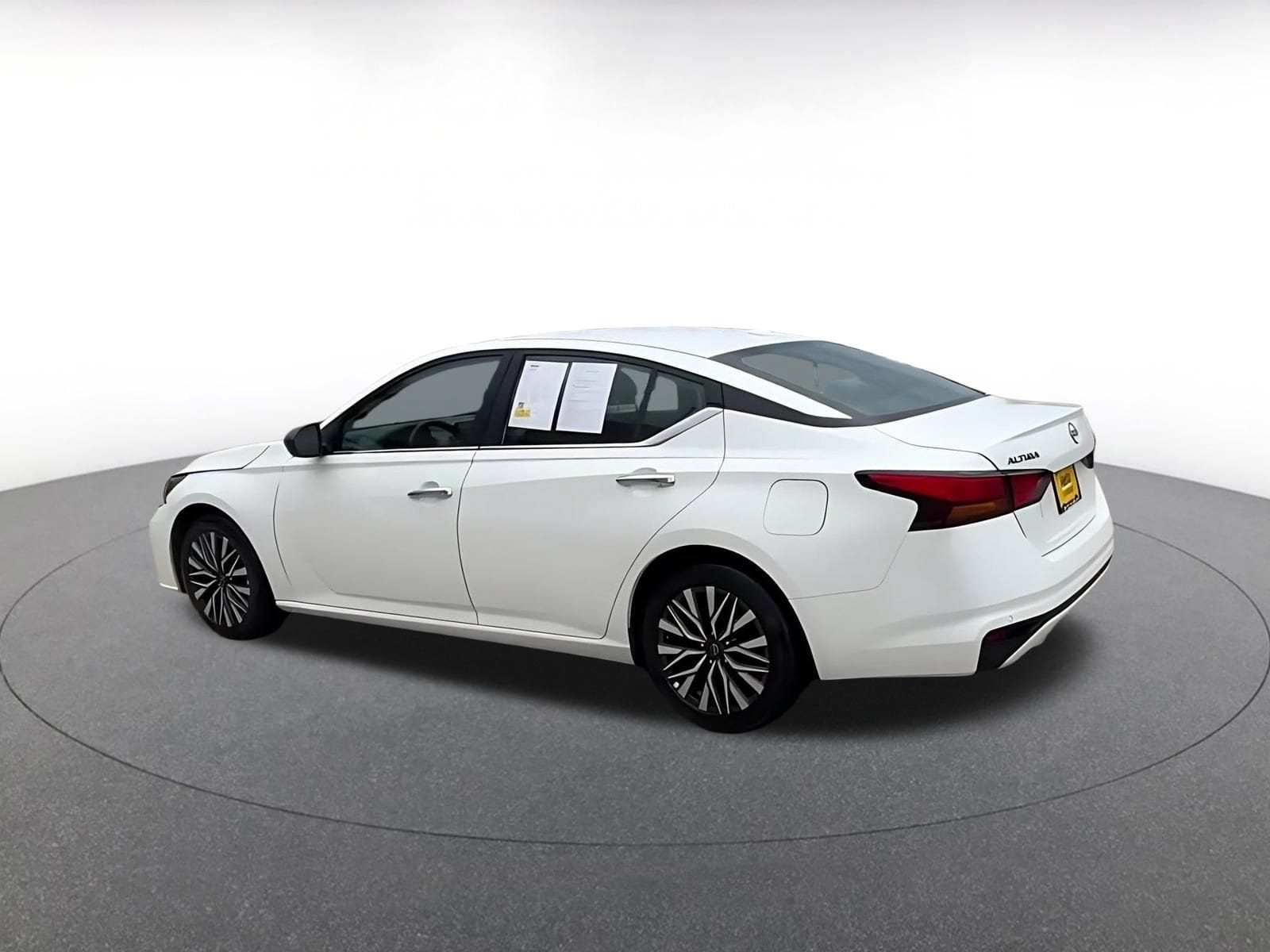 Thumbnail: 2025 Nissan Altima - 8