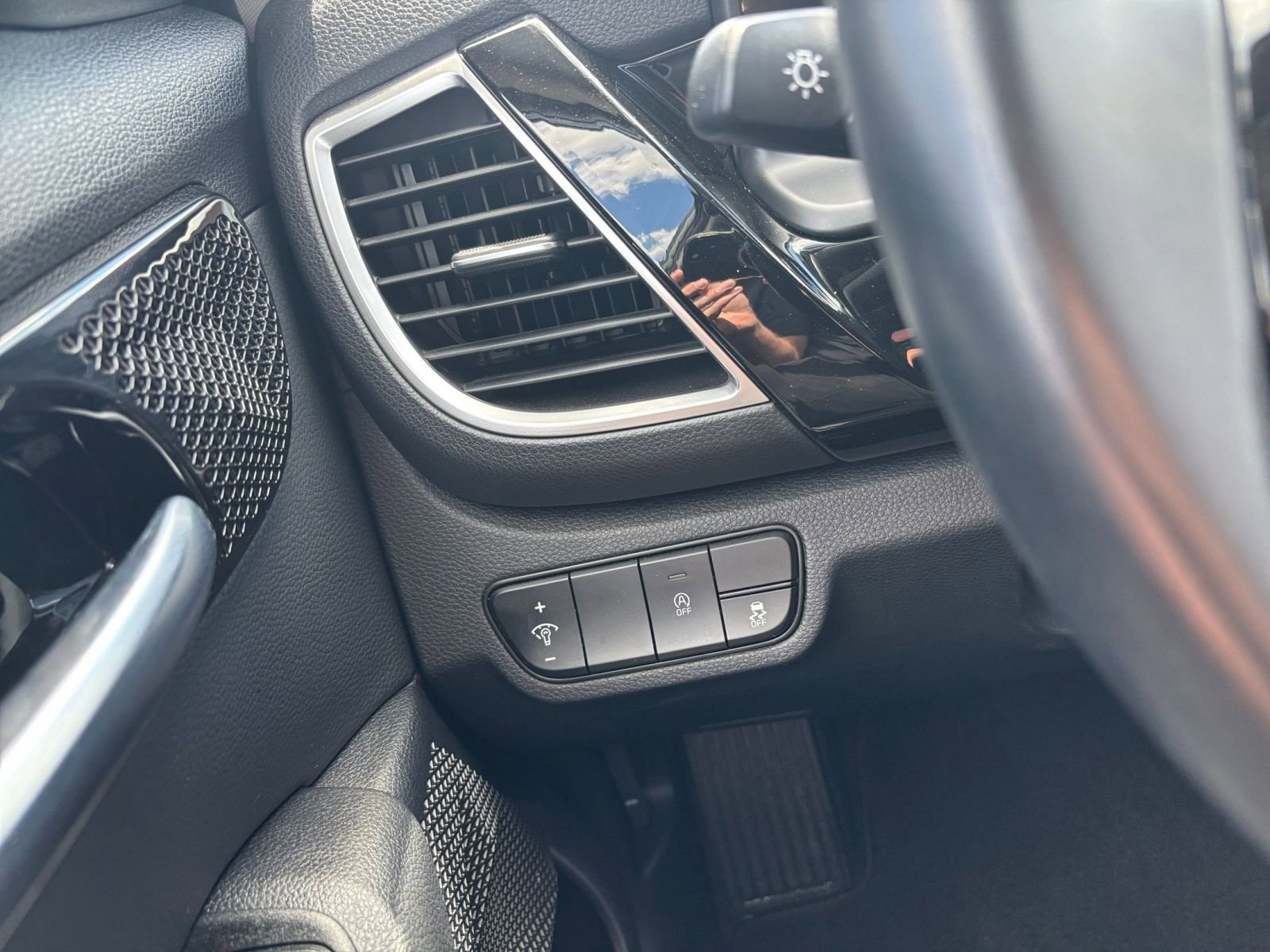 Thumbnail: 2025 Kia Seltos - 33