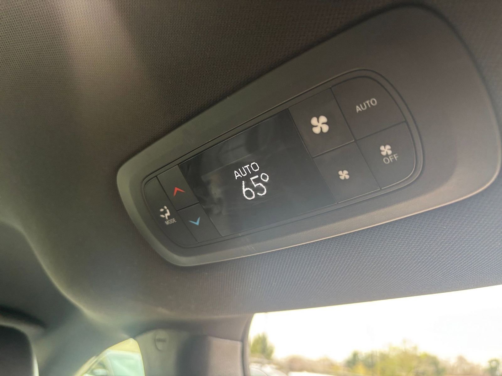 Thumbnail: 2025 Chrysler Pacifica - 24