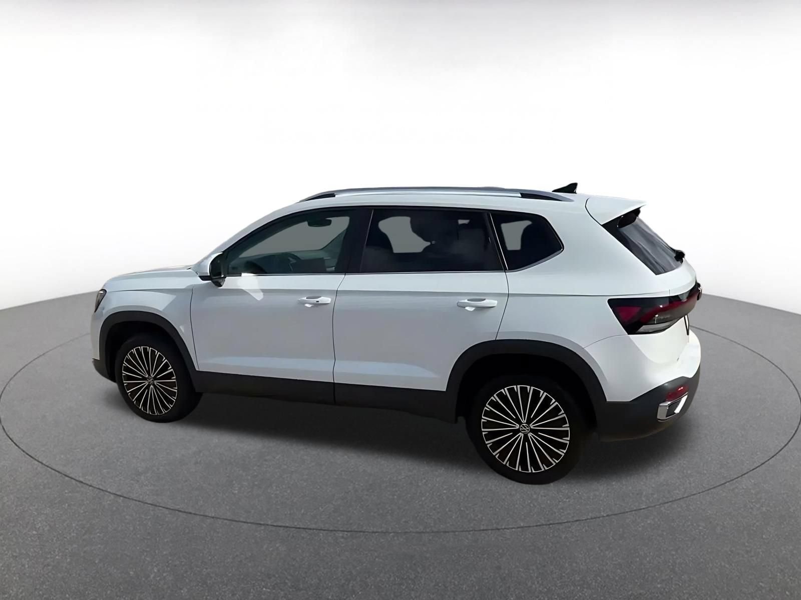 Thumbnail: 2026 Volkswagen Taos - 10