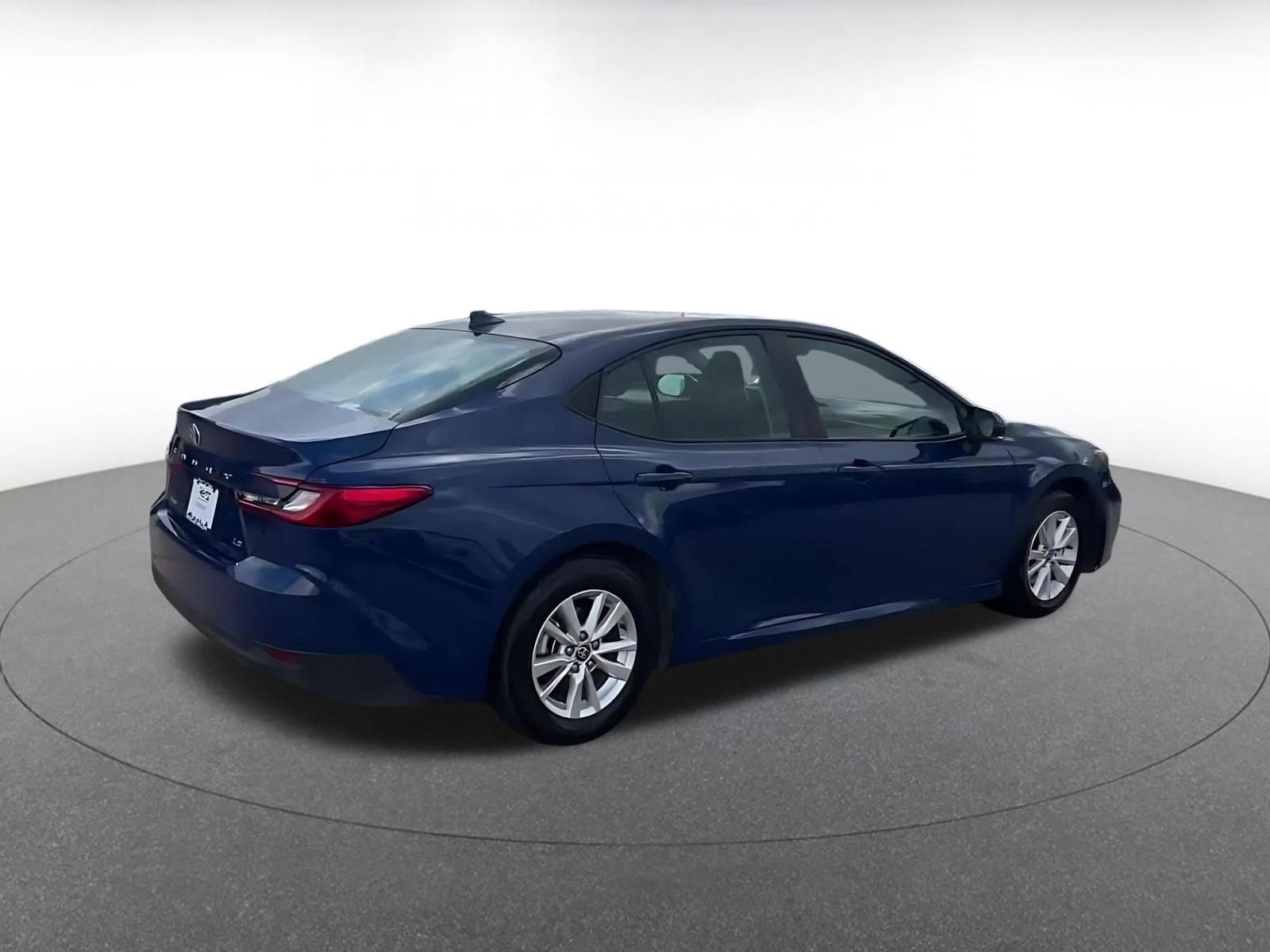 Thumbnail: 2025 Toyota Camry - 14