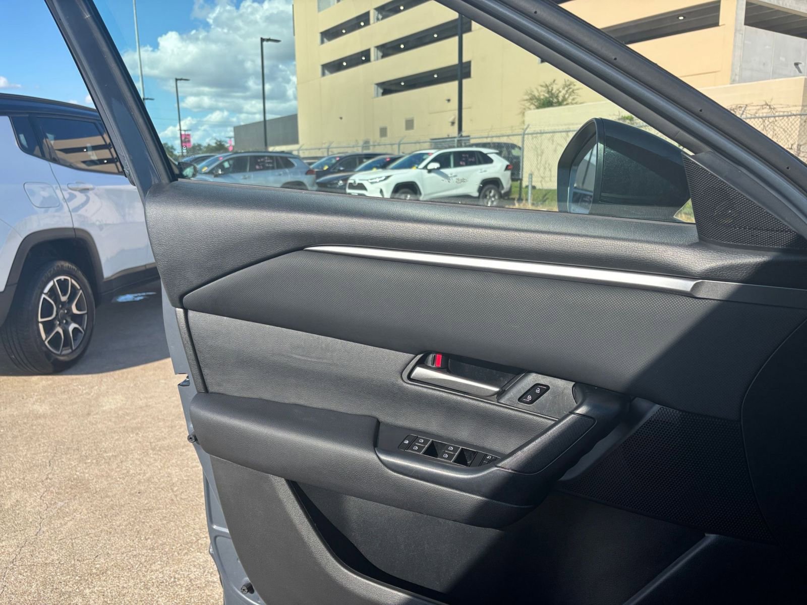 Thumbnail: 2025 Mazda CX-50 - 20