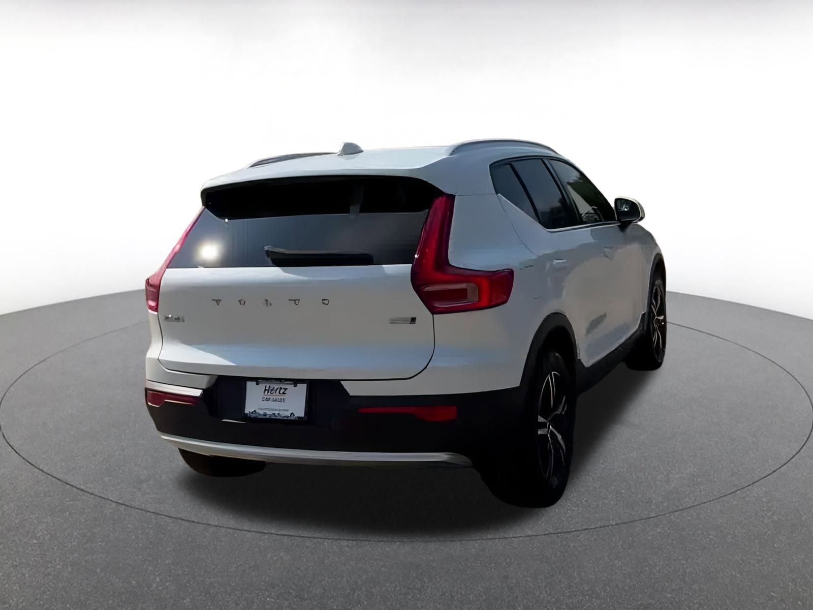 Thumbnail: 2024 Volvo XC40 - 14