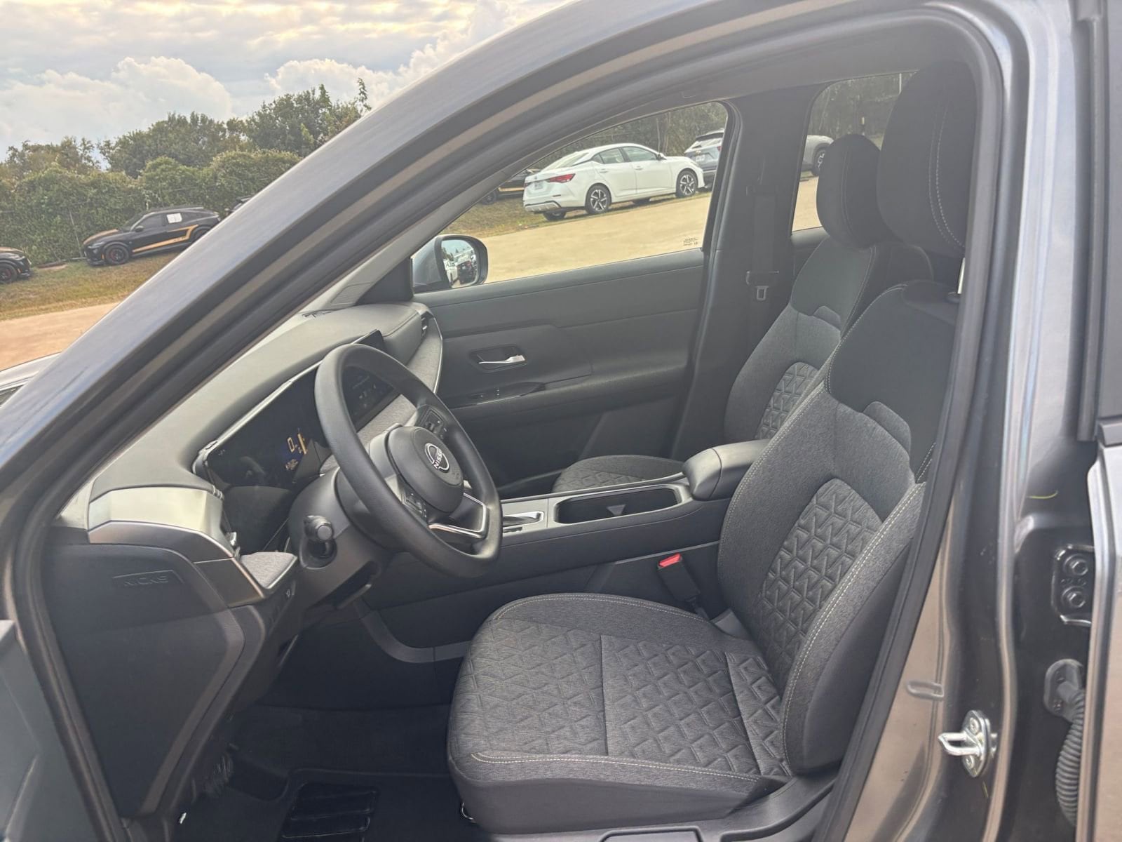 Thumbnail: 2025 Nissan Kicks - 24