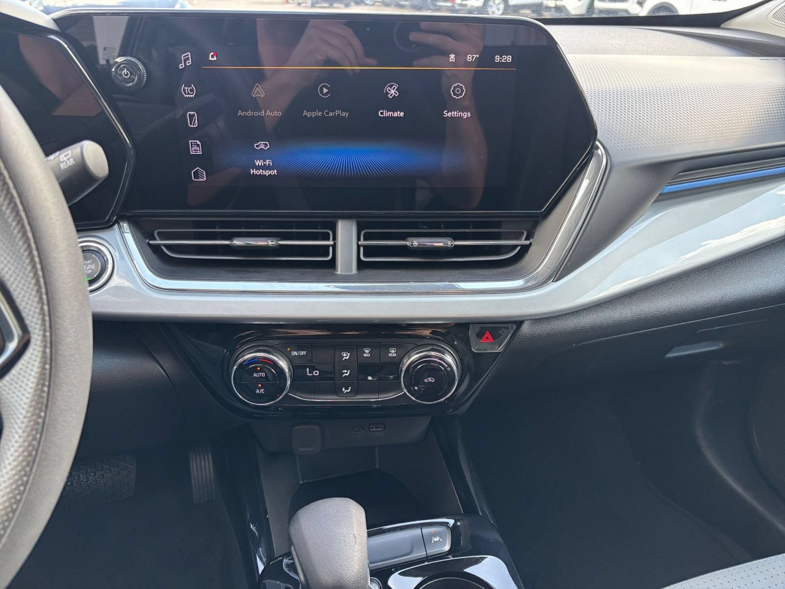 Thumbnail: 2025 Chevrolet Trax - 17