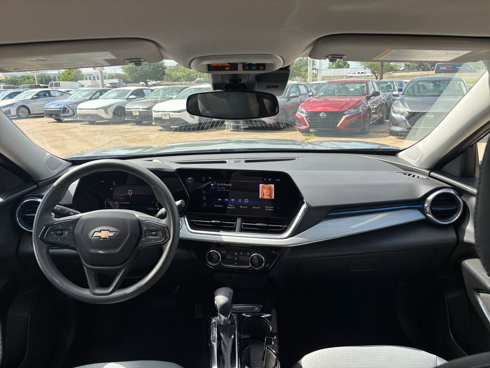 Thumbnail: 2025 Chevrolet Trax - 32
