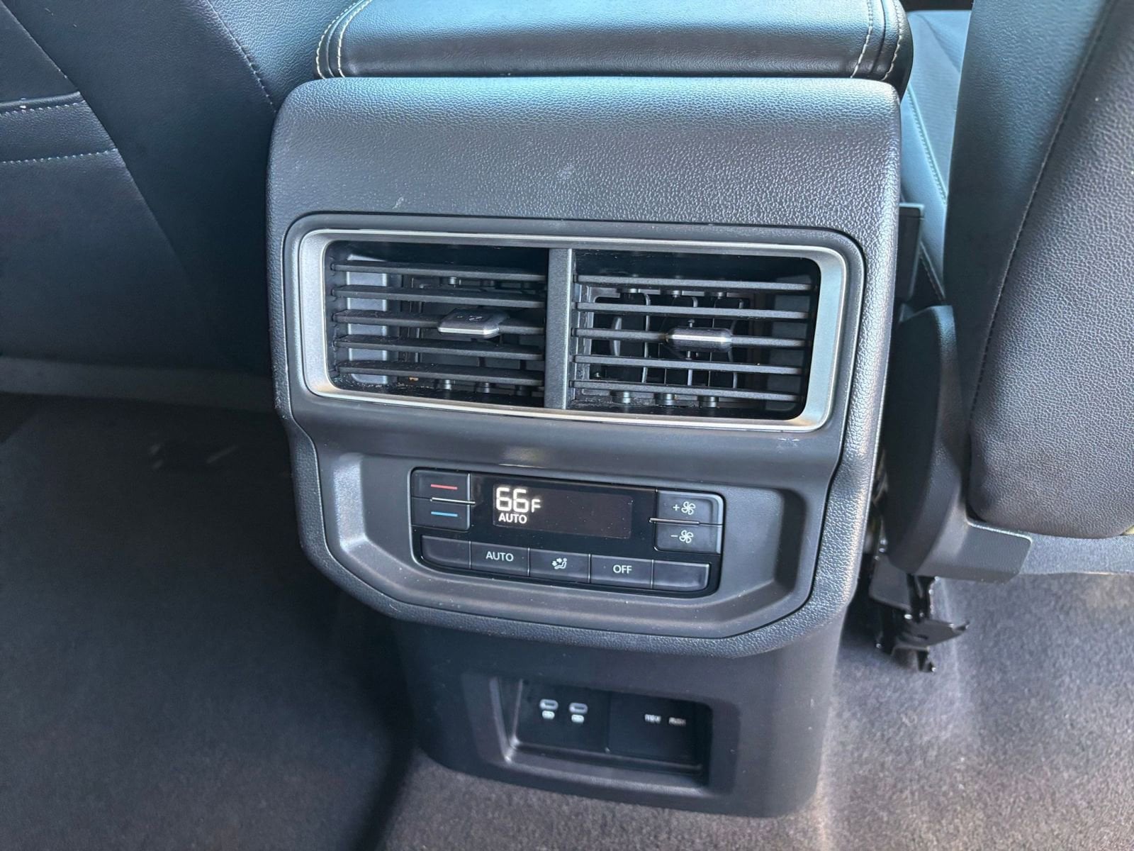 Thumbnail: 2024 Volkswagen Atlas - 27