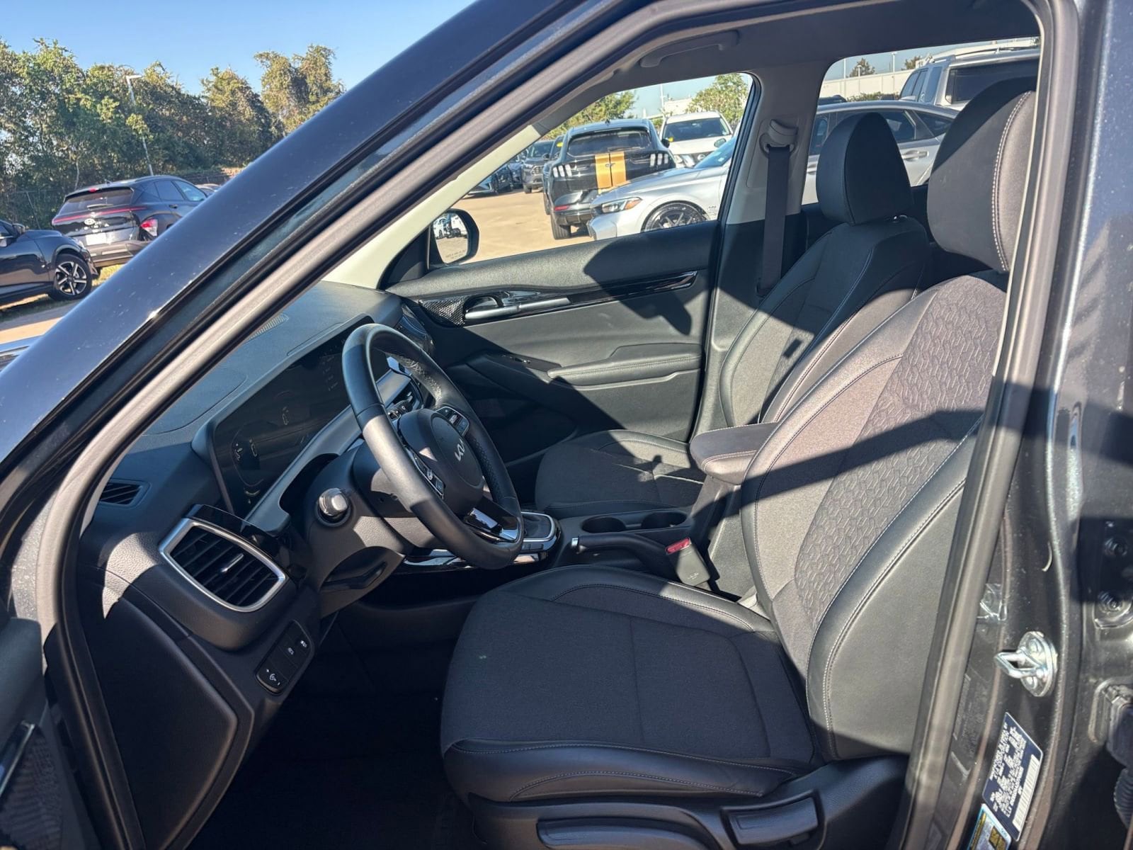 Thumbnail: 2025 Kia Seltos - 25