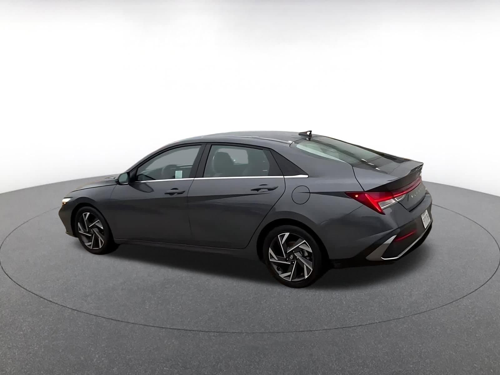 Thumbnail: 2025 Hyundai Elantra - 9