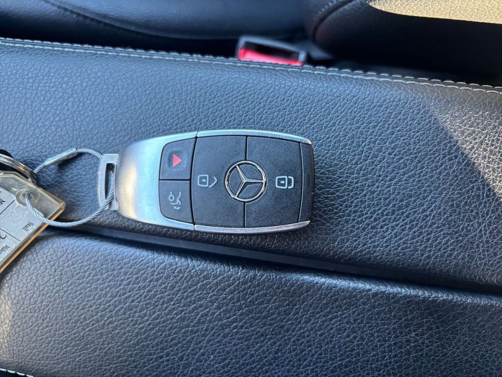 Thumbnail: 2024 Mercedes-Benz GLB - 22