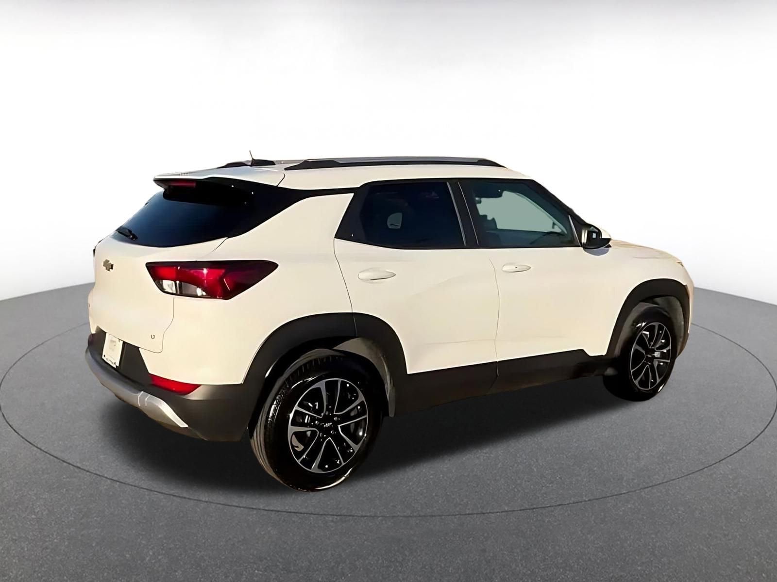 Thumbnail: 2025 Chevrolet TrailBlazer - 12