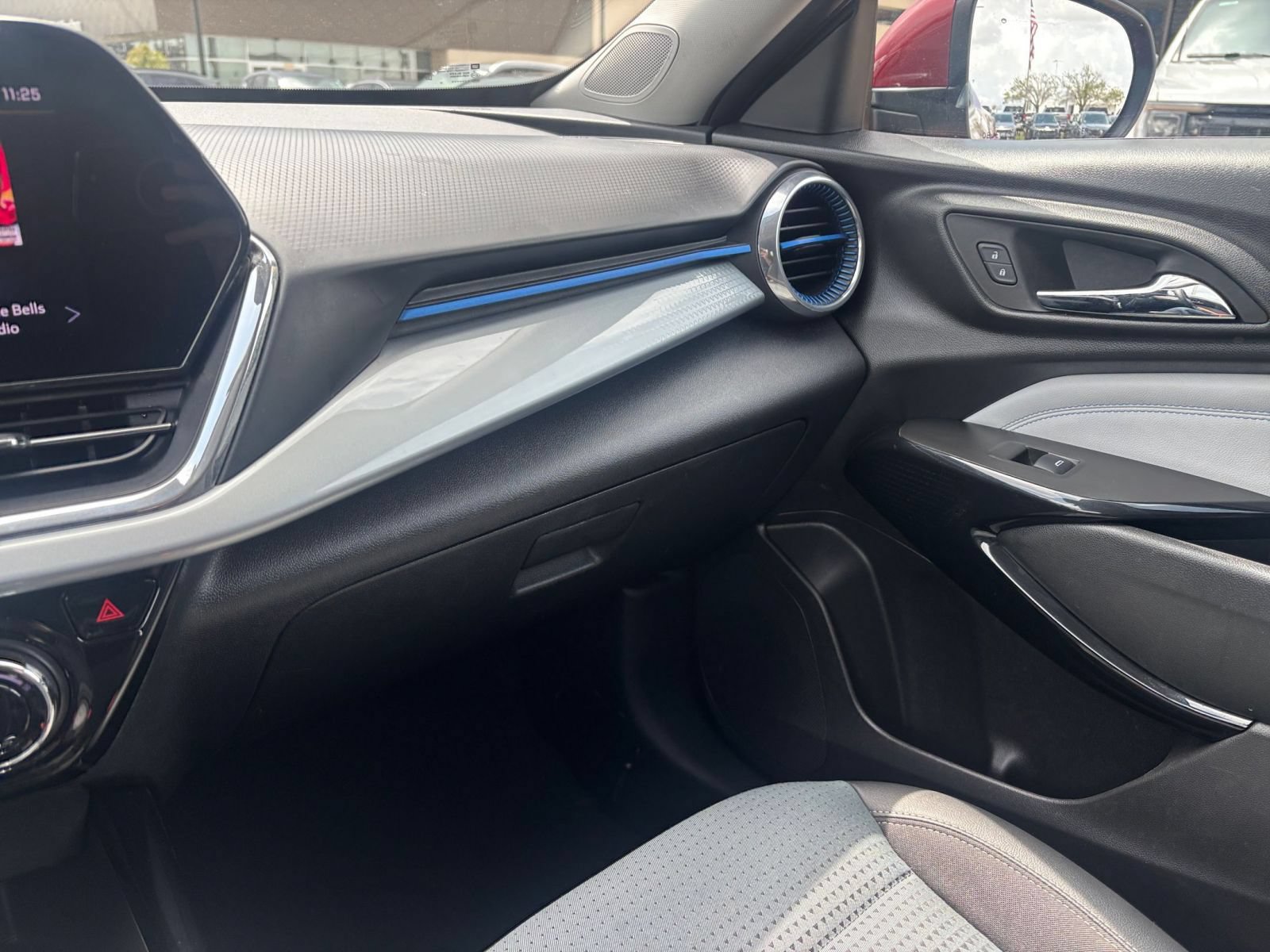 Thumbnail: 2025 Chevrolet Trax - 29