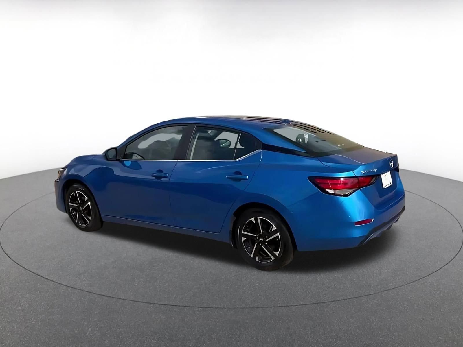 Thumbnail: 2025 Nissan Sentra - 10