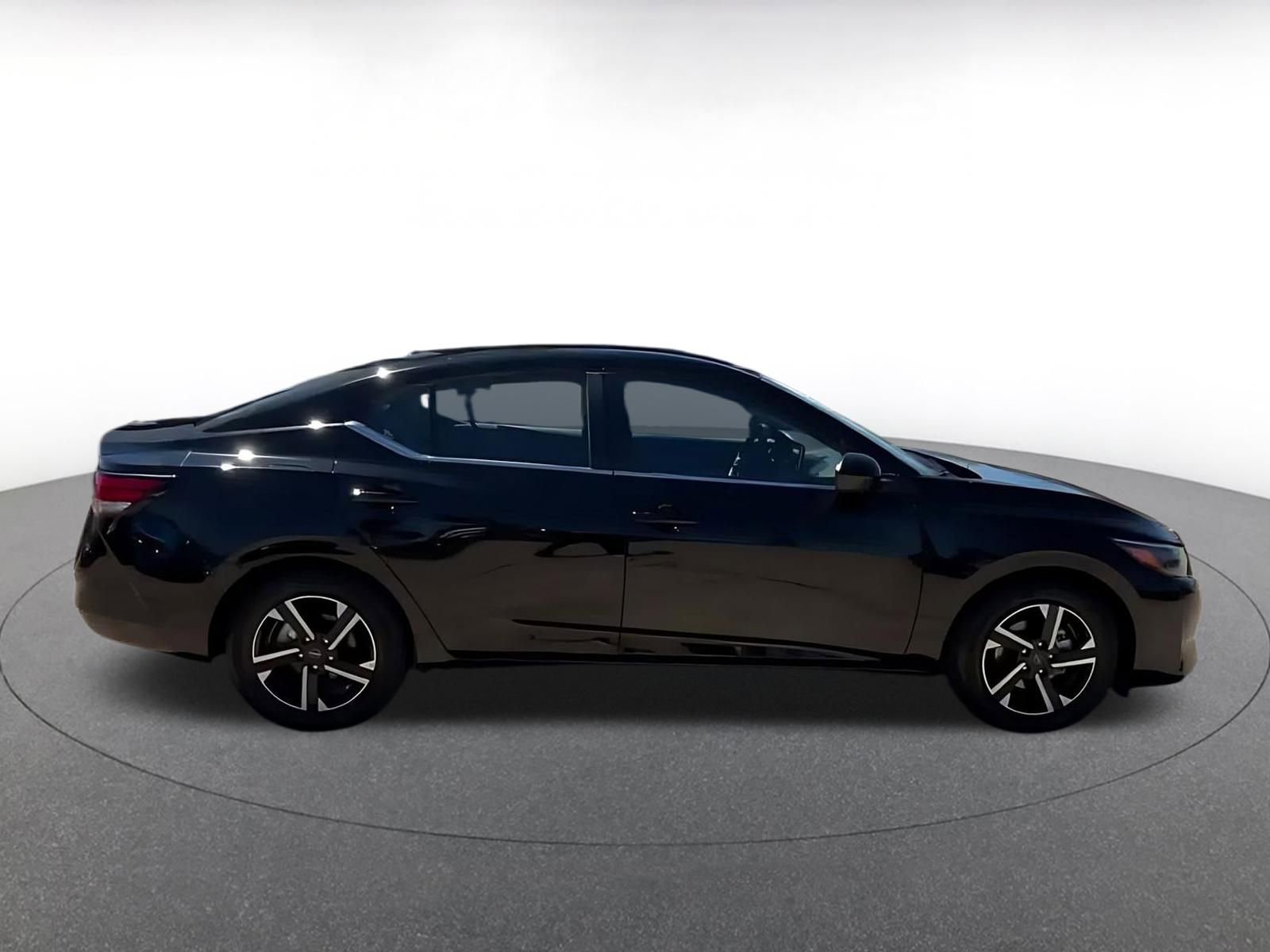 Thumbnail: 2025 Nissan Sentra - 4