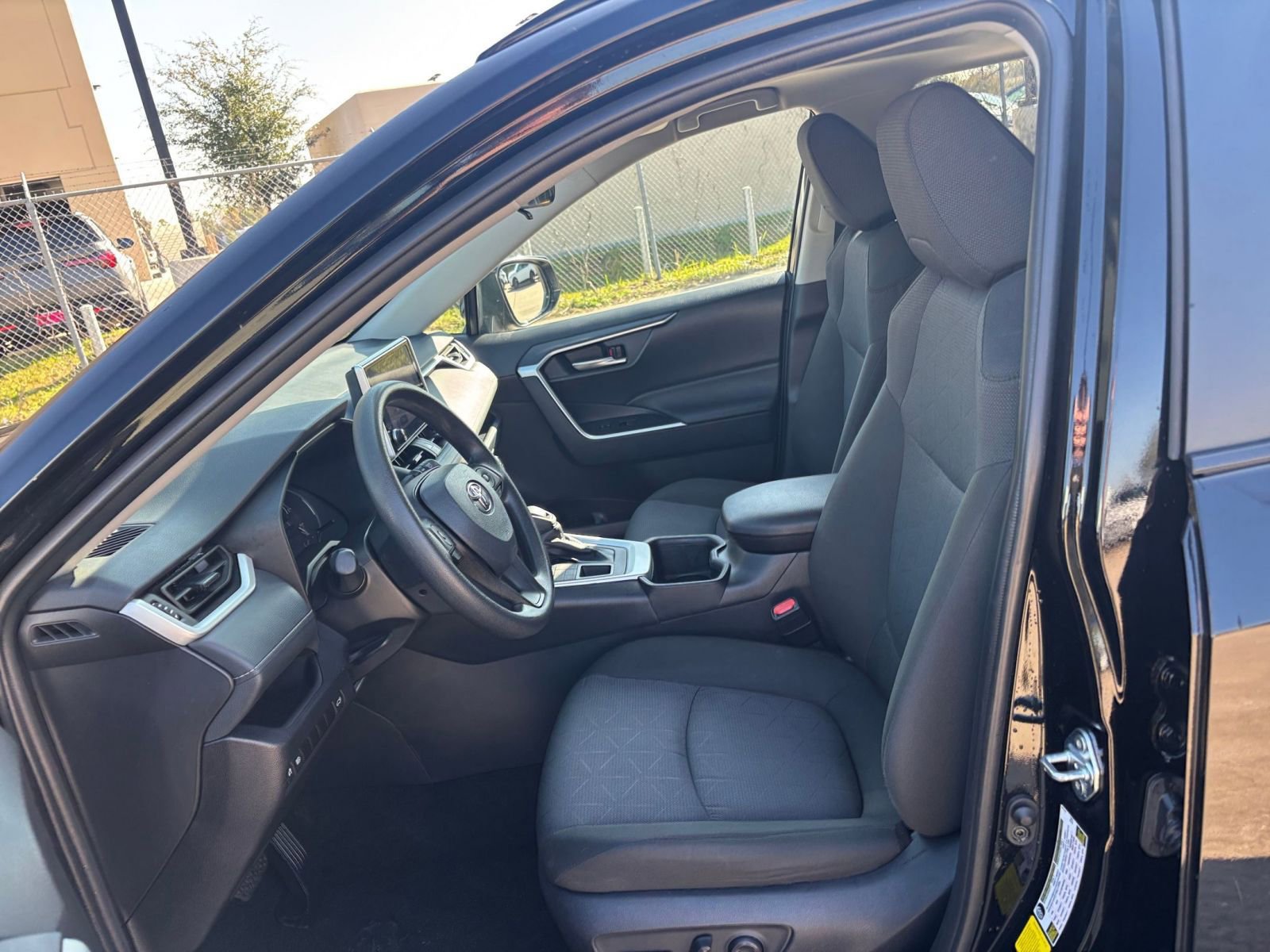 Thumbnail: 2025 Toyota RAV4 - 28