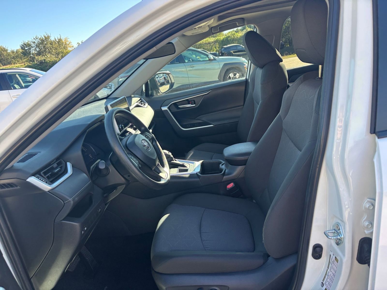 Thumbnail: 2025 Toyota RAV4 - 27