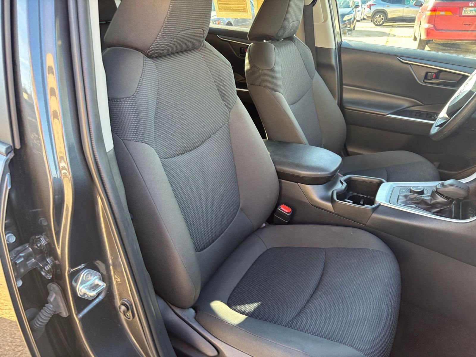 Thumbnail: 2025 Toyota RAV4 - 35