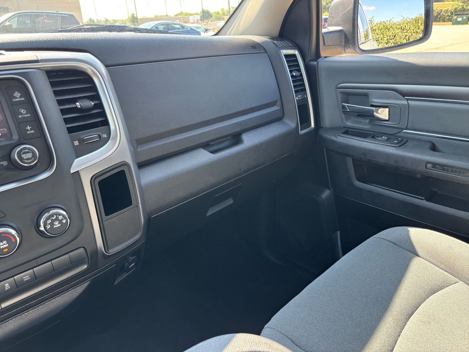 Thumbnail: 2022 RAM 1500 Classic - 34