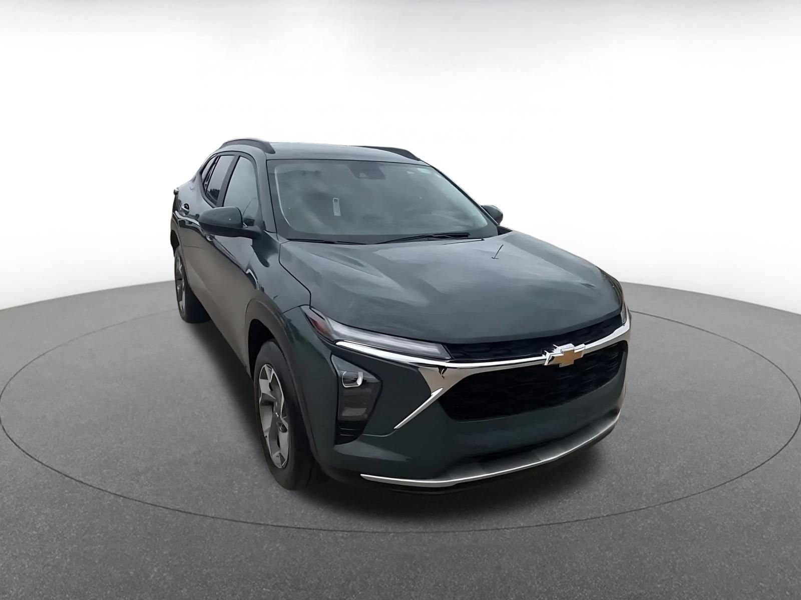Thumbnail: 2025 Chevrolet Trax - 3