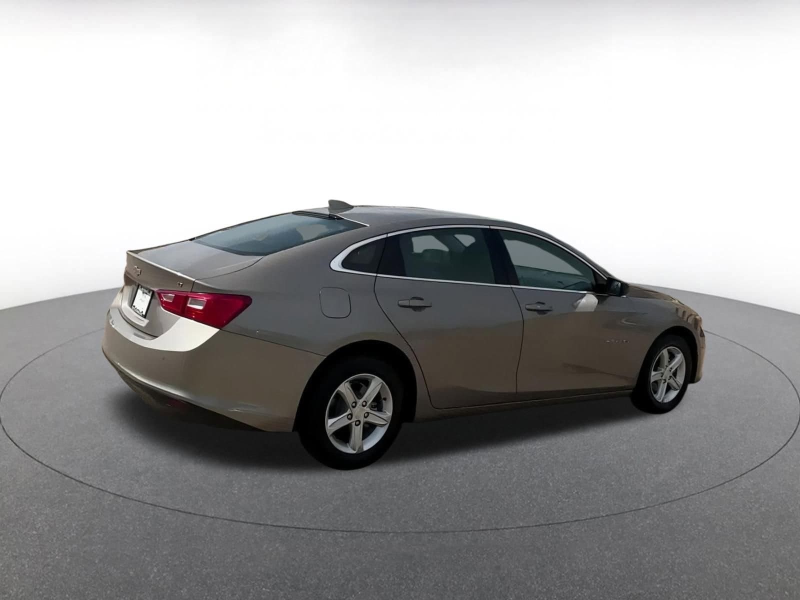 Thumbnail: 2024 Chevrolet Malibu - 10