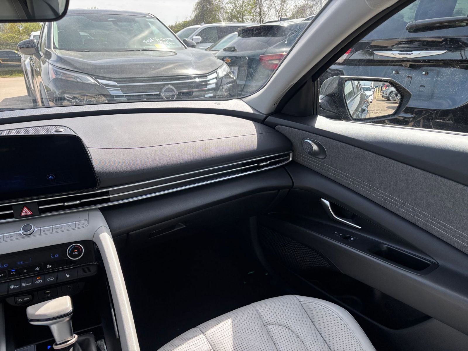 Thumbnail: 2025 Hyundai Elantra - 35