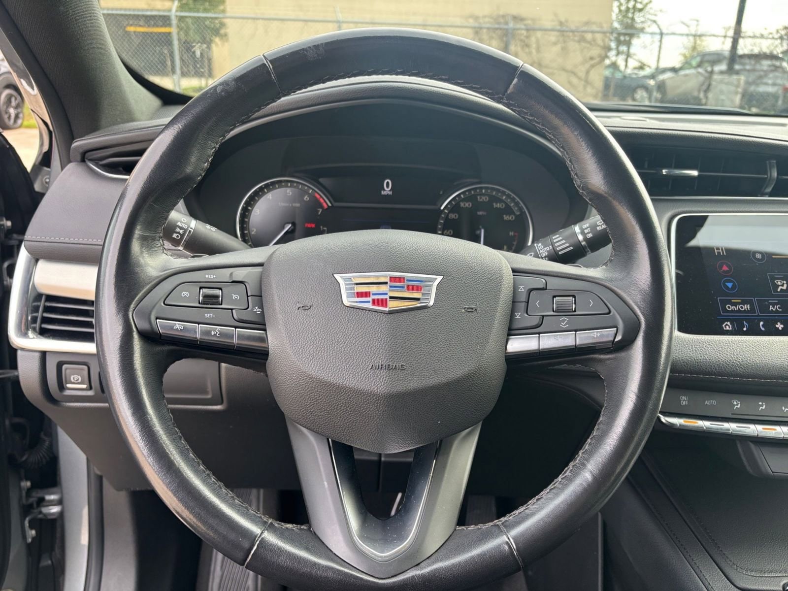 Thumbnail: 2023 Cadillac XT4 - 25