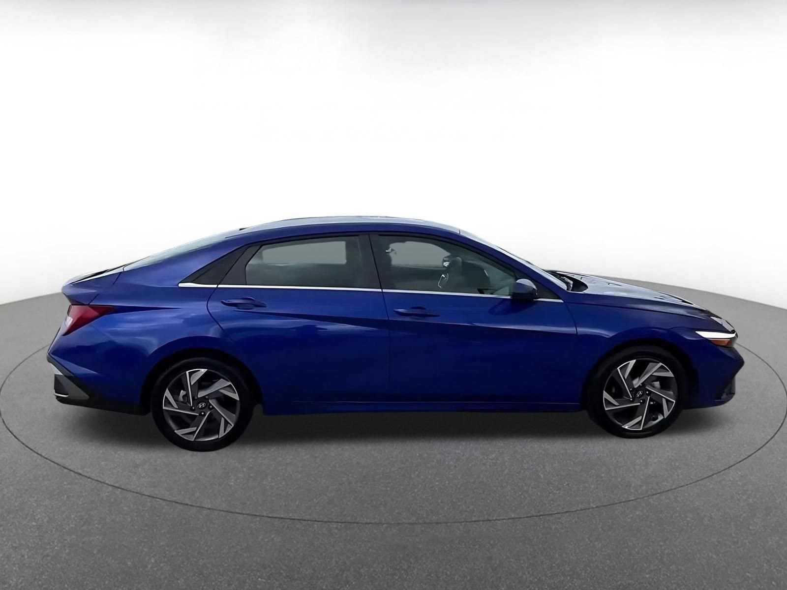 Thumbnail: 2025 Hyundai Elantra - 15