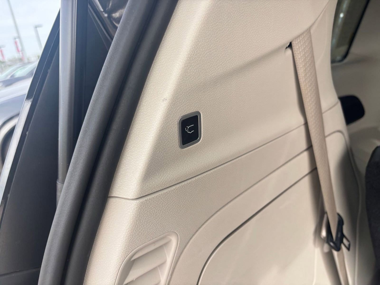 Thumbnail: 2023 Chrysler Pacifica - 24