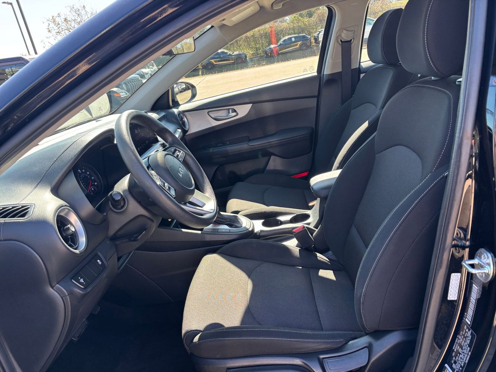 Thumbnail: 2024 Kia Forte - 24