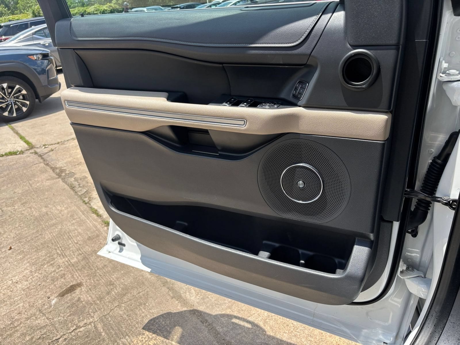 Thumbnail: 2024 Ford Expedition - 15